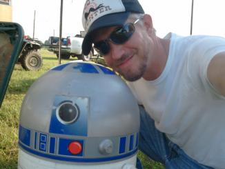 You have to love a R2D2 beer cooler!