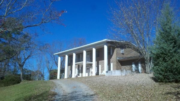 2012 11 25 10 21 47 601  BUILT IN 1970,, ALL BRICK .CONCRETE BLOCK  AND STEEL I BEAM,, THE COLUMNS A