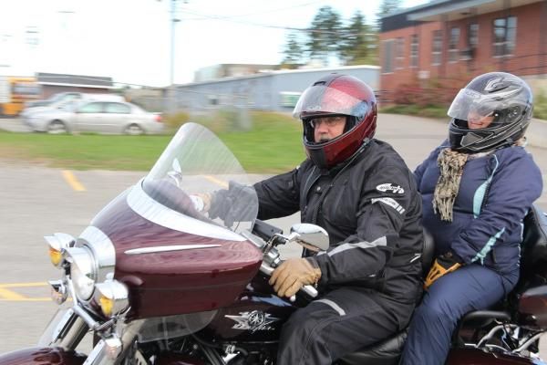 2 peeps on a bike (My better half controls the mike... :))