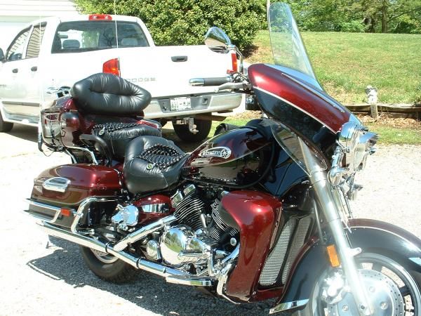 Side view of my '08 RSV that shows the radiator grill that I ordered from Steve.