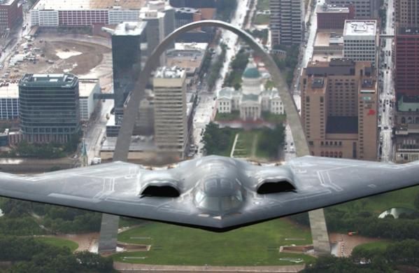 B2 St Louis 4
This is Jason flying over the arch in St. Louis during Air Force week in 2007