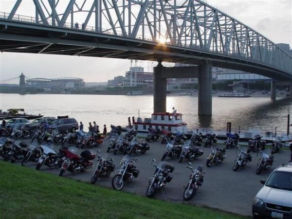 DSC04600 (Small)
A few of the bikes along the Ohio River.