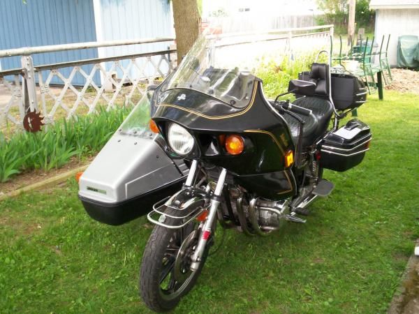 This my 1980 Original Yamaha Venturer with a Velorex 700 sidecar. The bike came with a full Pacifico