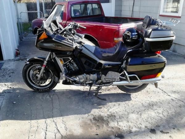 Here is the first picture of my 1986 Black and Gold upon arriving home. Only 35k miles on her. She o