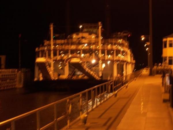 Camera quit, American Queen largest paddle wheeler north of Prairie Du Chien, Wi