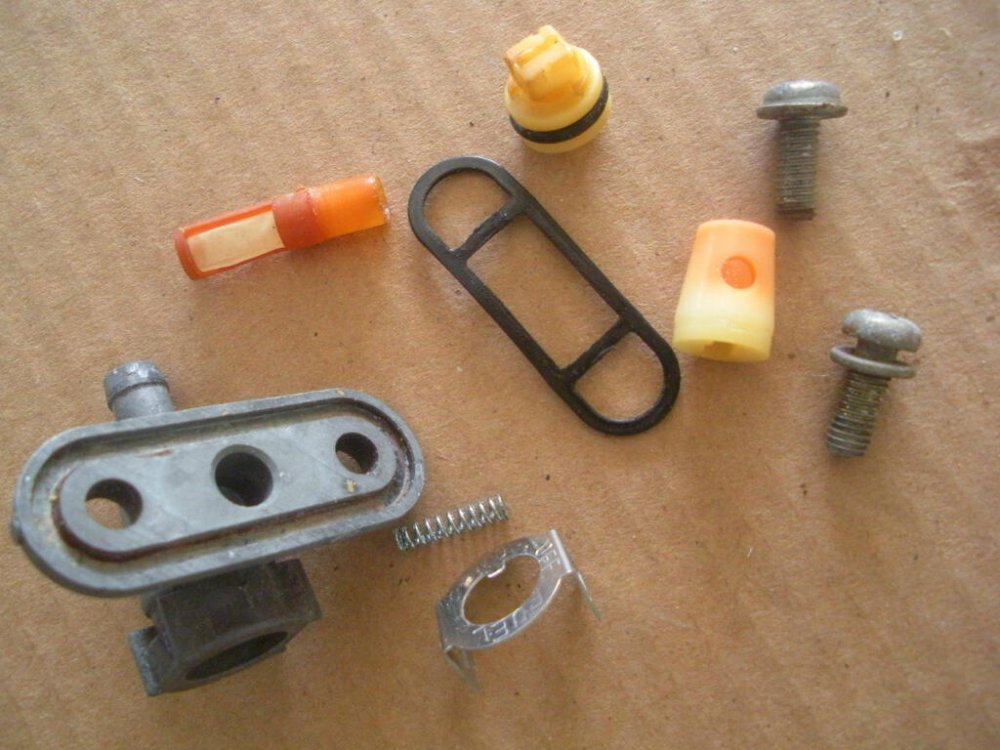 1983 fuel petcock 1f.jpg