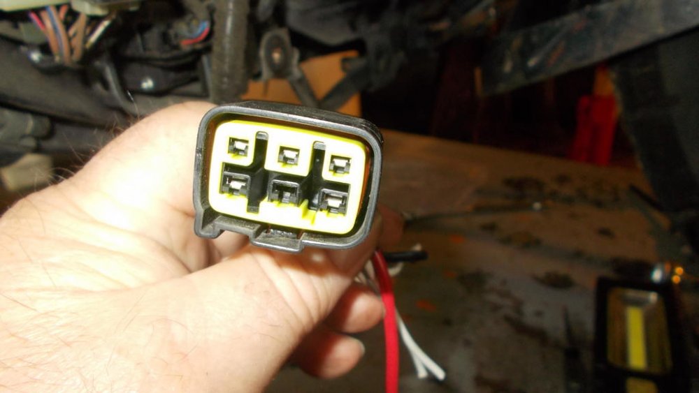 RSV Voltage REG Replace 003.jpg