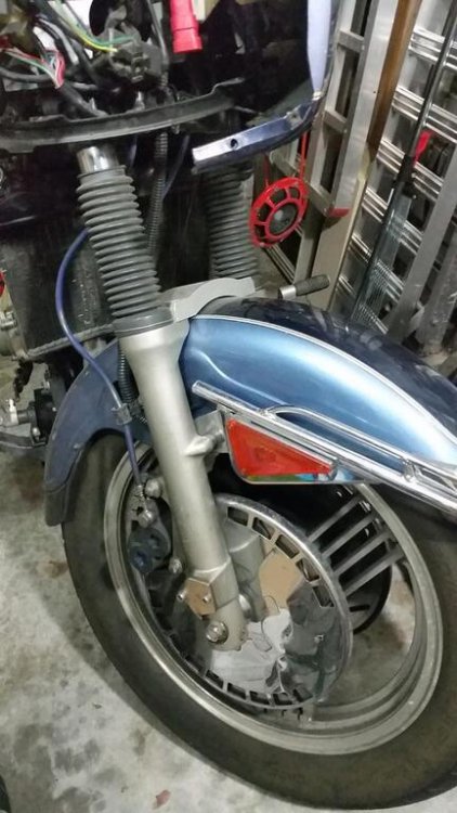 Trimmed boot on 1990-1993 for HD brace.jpg