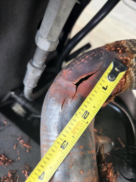 Exhaust crack.jpeg